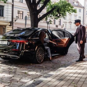Coporate luxury travel chauffeur service