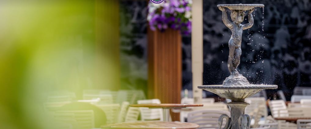 restaurant reservation